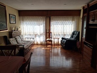 Alquilo apartamento en Reyes Católicos. Burgos.