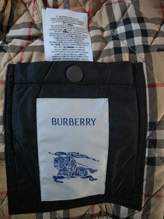Chaqueta Burberry acolchada negra