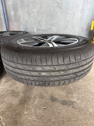 Llantas originales Mercedes y neumáticos nuevos