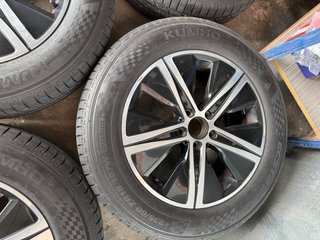 Llantas originales Mercedes y neumáticos nuevos