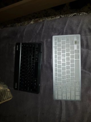2 Teclados Inalámbricos Plata/Blanco