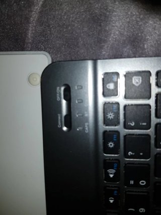 2 Teclados Inalámbricos Plata/Blanco