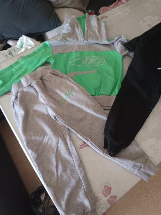 Conjunto chándal Adidas negro y verde talla 4 años