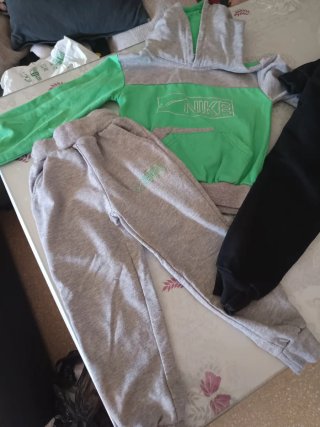 Conjunto chándal Adidas negro y verde talla 4 años