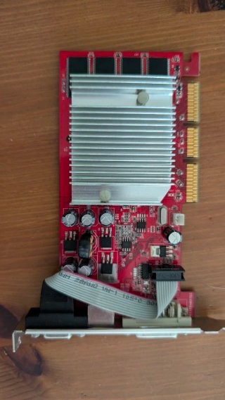 Tarjeta Gráfica Leadtek WinFast GeForce2 MX DVI