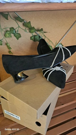 Sapatos pretos clássicos