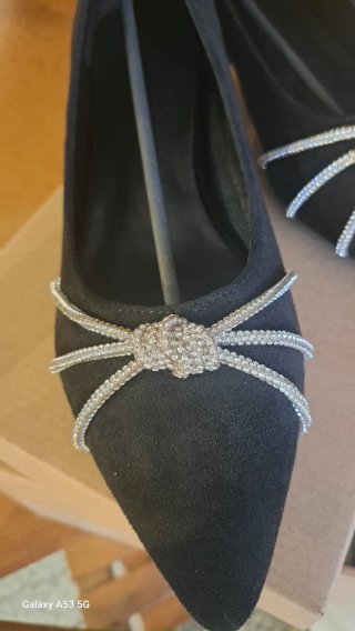Sapatos pretos clássicos