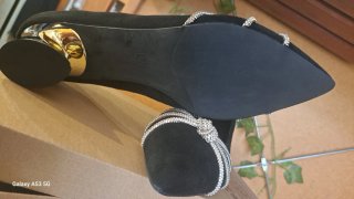 Sapatos pretos clássicos