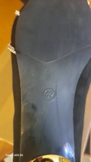 Sapatos pretos clássicos