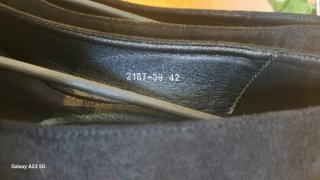 Sapatos pretos clássicos