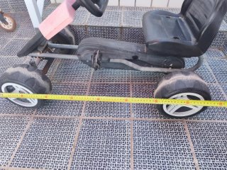Cuatriciclo infantil para niños.