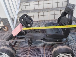 Cuatriciclo infantil para niños.