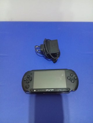 Sony PSP Negra + Cargador