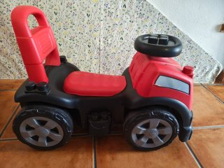 Camión correpasillos rojo