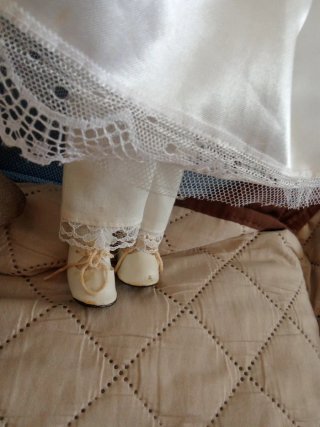 Muñeca de porcelana vintage