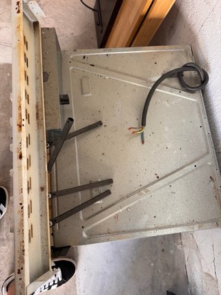 Horno Teka con embellecedor y mandos