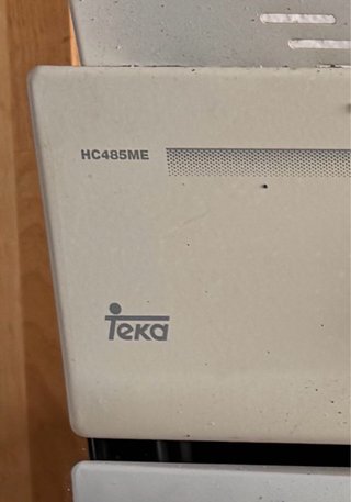 Horno Teka con embellecedor y mandos