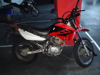 Honda XR Roja 12CV 27.000 km