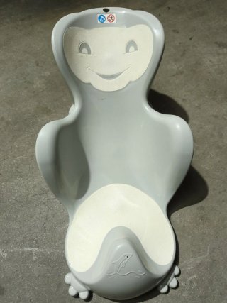 Soporte bañera bebé gris y blanco