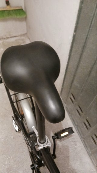 Bicicleta Plegable Teen de 16 pulgadas. Como nueva
