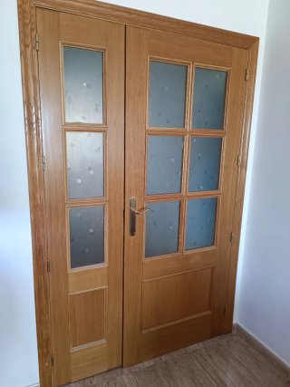 Puerta doble roble con cristal para salón