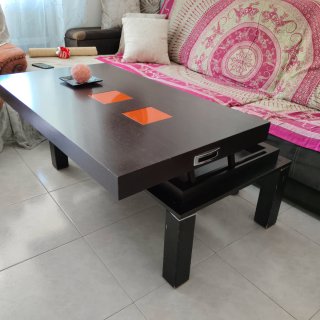 Mesa de centro de madera y metal