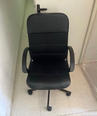 Silla de oficina negra