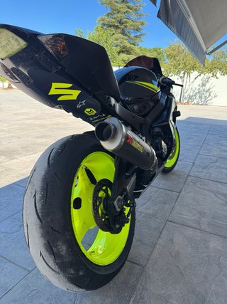 Suzuki GSX-R 1000 K7 Documentada