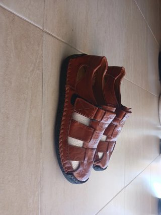 Sandalias de piel marrones T43 sin estrenar