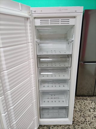 Congelador Edesa 170x60cm con garantía