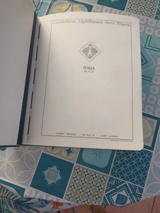 Álbum de sellos vacío
