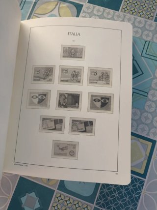 Álbum de sellos vacío