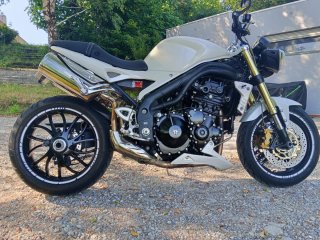 Triumph Speed Triple 1050 Blanca A2