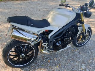 Triumph Speed Triple 1050 Blanca A2