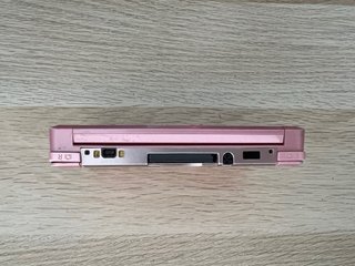 Nintendo 3DS Rosa + Cargador y Juego