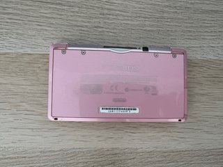 Nintendo 3DS Rosa + Cargador y Juego