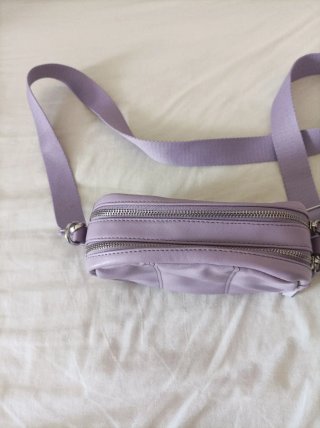 Bolso morado bandolera