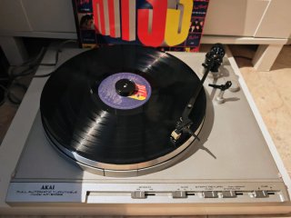 Tocadiscos Akai AP-B1022. marantz technics
