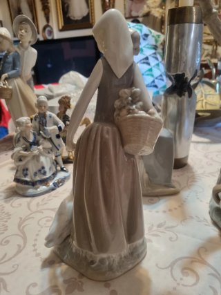 Pastora con pato de Nao Lladro