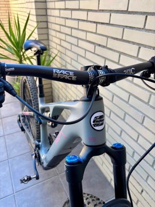 CUBE AMS HYBRID ONE44 C:68X TM