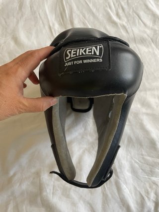 Seiken: Casco, Guantes y Espinilleras Kickboxing