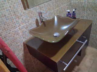 Mueble de baño madera y cristal
