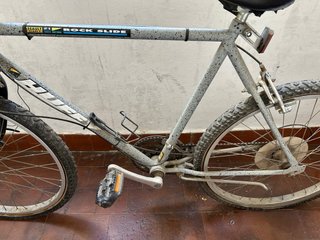Bicicleta Montaña Adulto que necesita arreglos