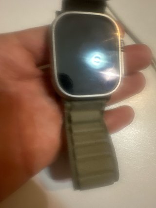 Apple Watch Ultra 2 con 2 correas