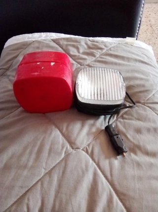 Foco auxiliar coche rojo con enchufe