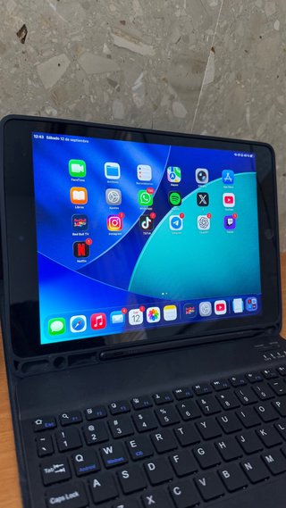 iPad 9ª Gen Plata + Teclado y Ratón