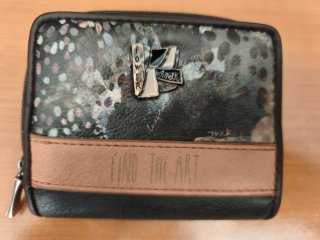 Cartera Anekke.