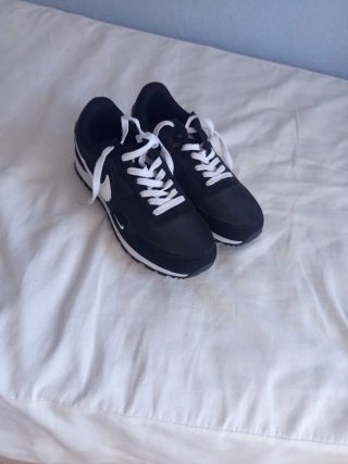 Zapatillas Nike Negras y Blancas