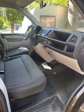 Volkswagen Caravelle T6 2.0 TDI 150 CV DSG · 9 pla