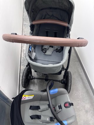 Kinderkraft Moov Capazo + Silla Coche Gris